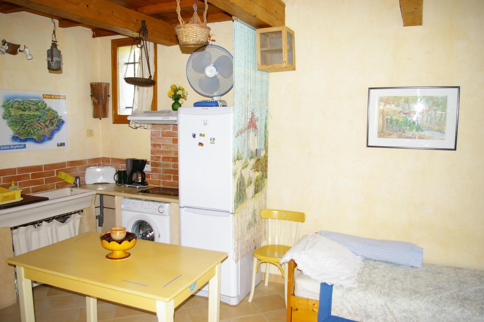 Gite La Paillote Montauroux Bagian luar foto