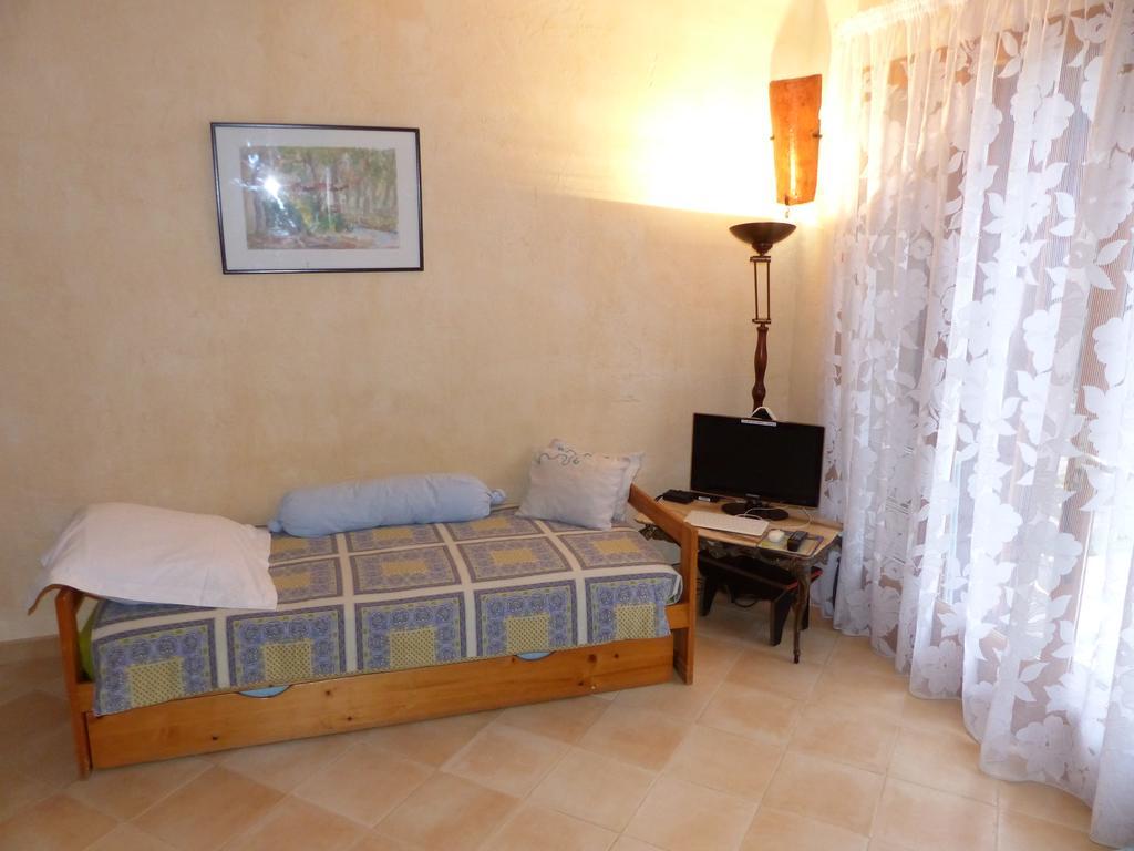 Gite La Paillote Montauroux Ruang foto